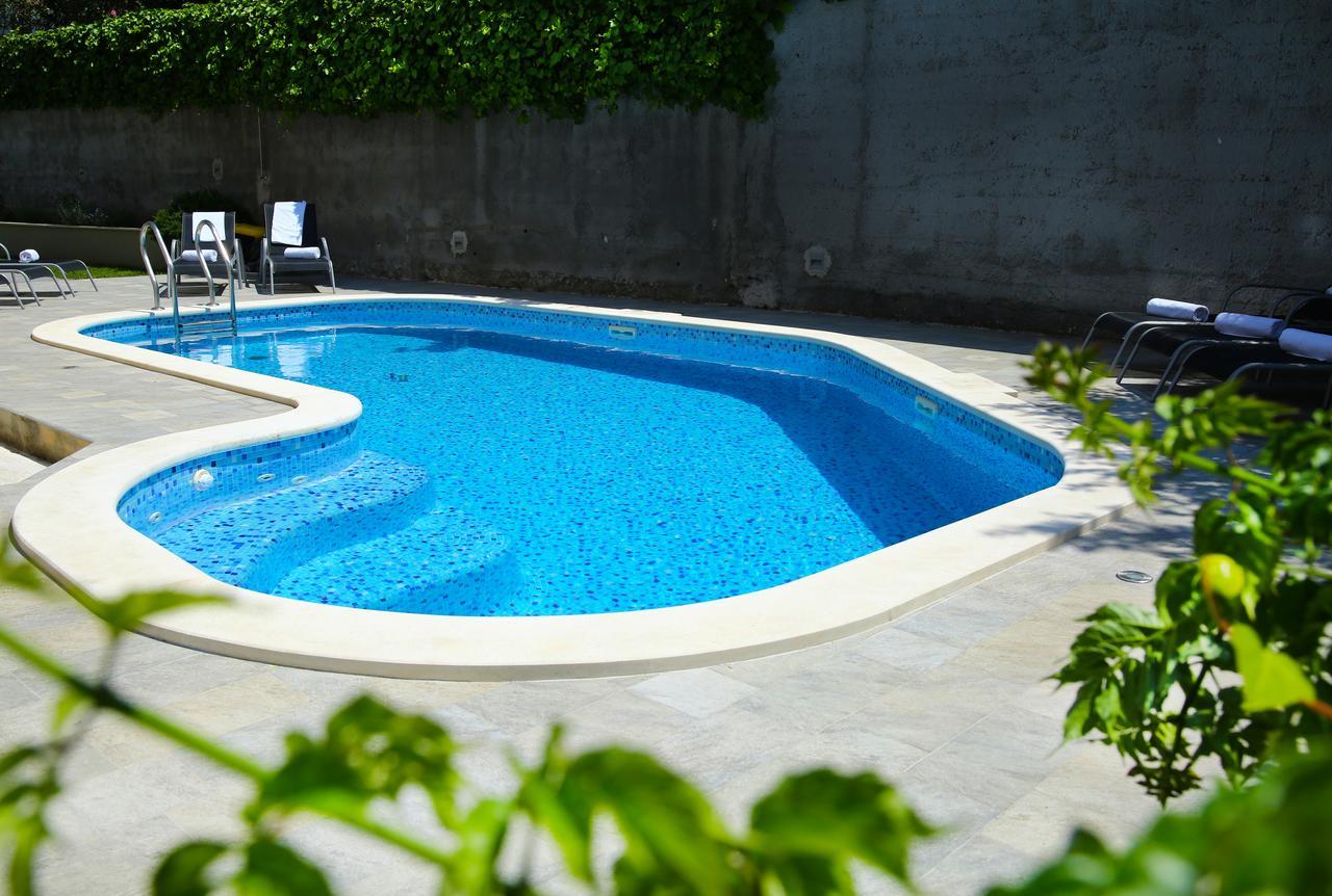 Apartments Nemira Exclusive Омиш Экстерьер фото