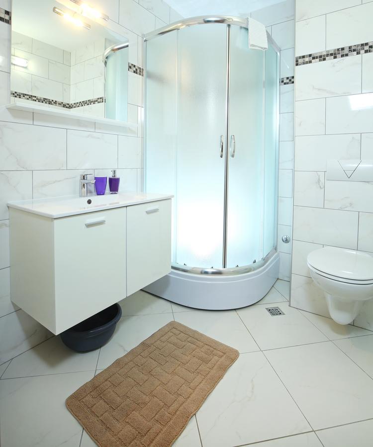 Apartments Nemira Exclusive Омиш Экстерьер фото