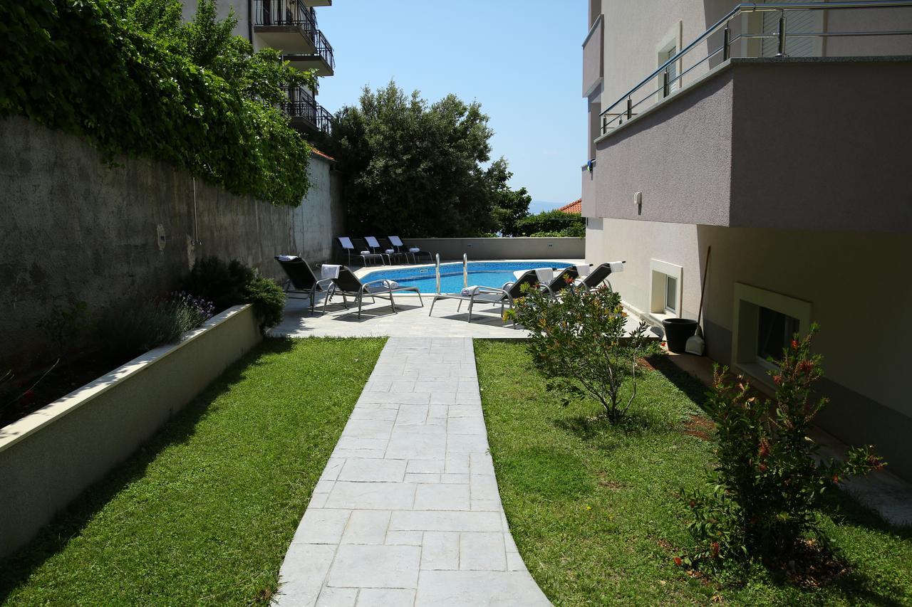 Apartments Nemira Exclusive Омиш Экстерьер фото